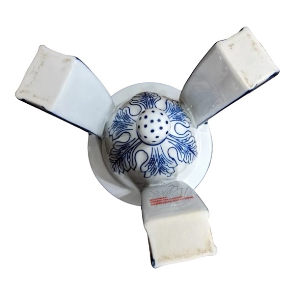 BOMBAY Co. Cobalt Blue & White Porcelain 3 Footed Temple Jar or Canister MINT - Picture 11 of 11